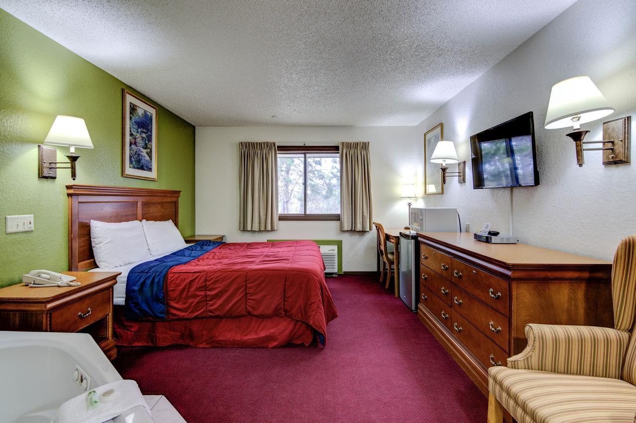 Bloomer Inn & Suites ภายนอก รูปภาพ