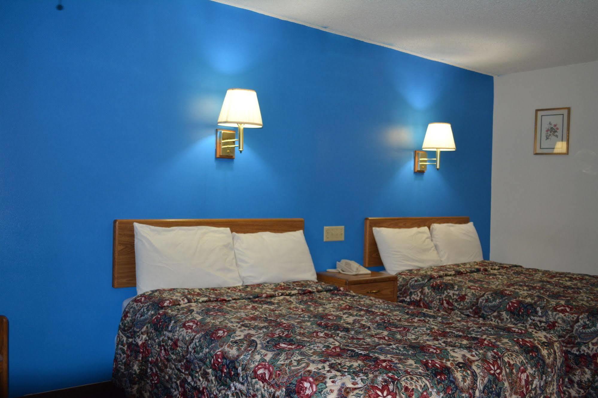 Bloomer Inn & Suites ภายนอก รูปภาพ