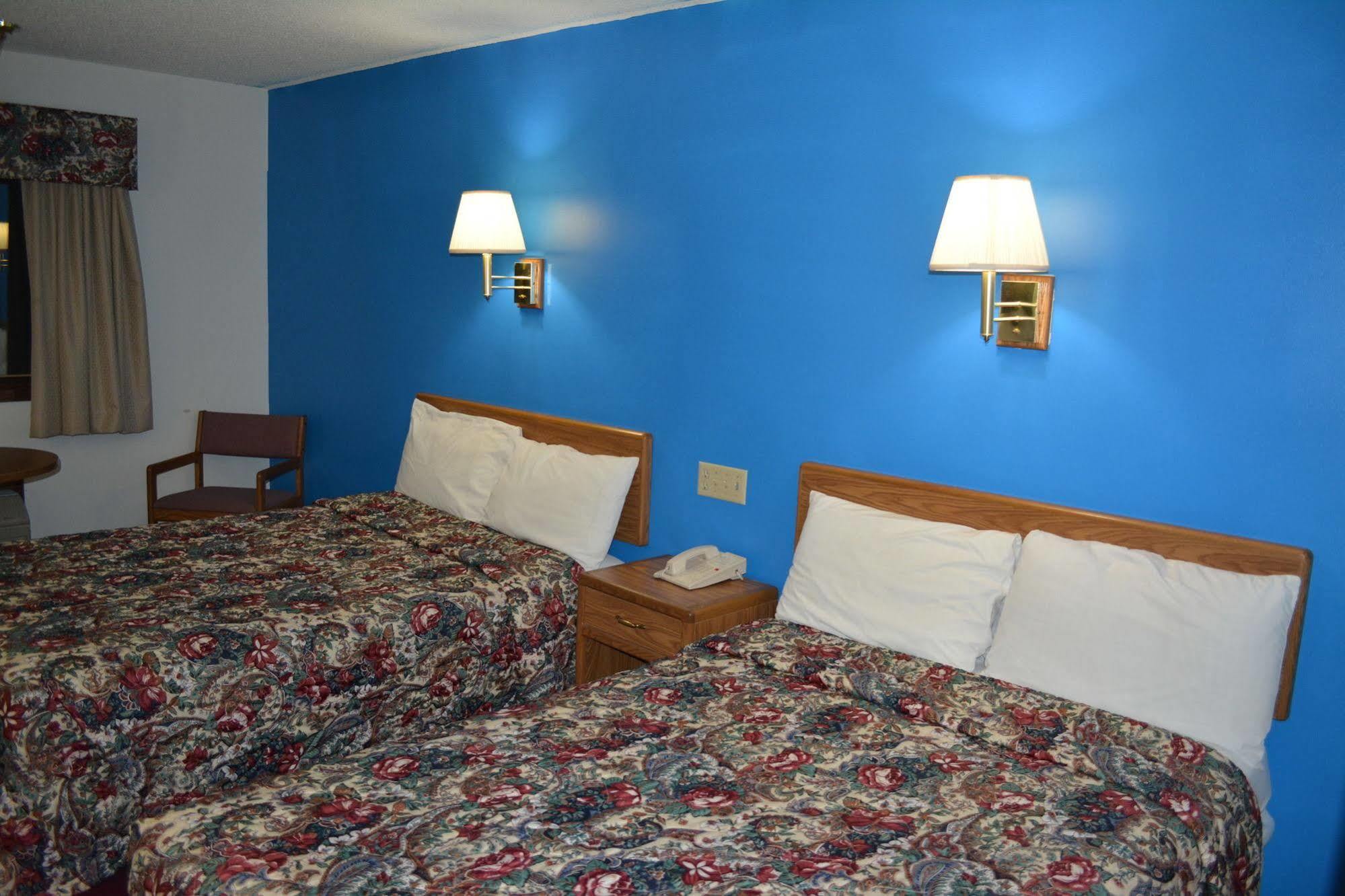 Bloomer Inn & Suites ภายนอก รูปภาพ