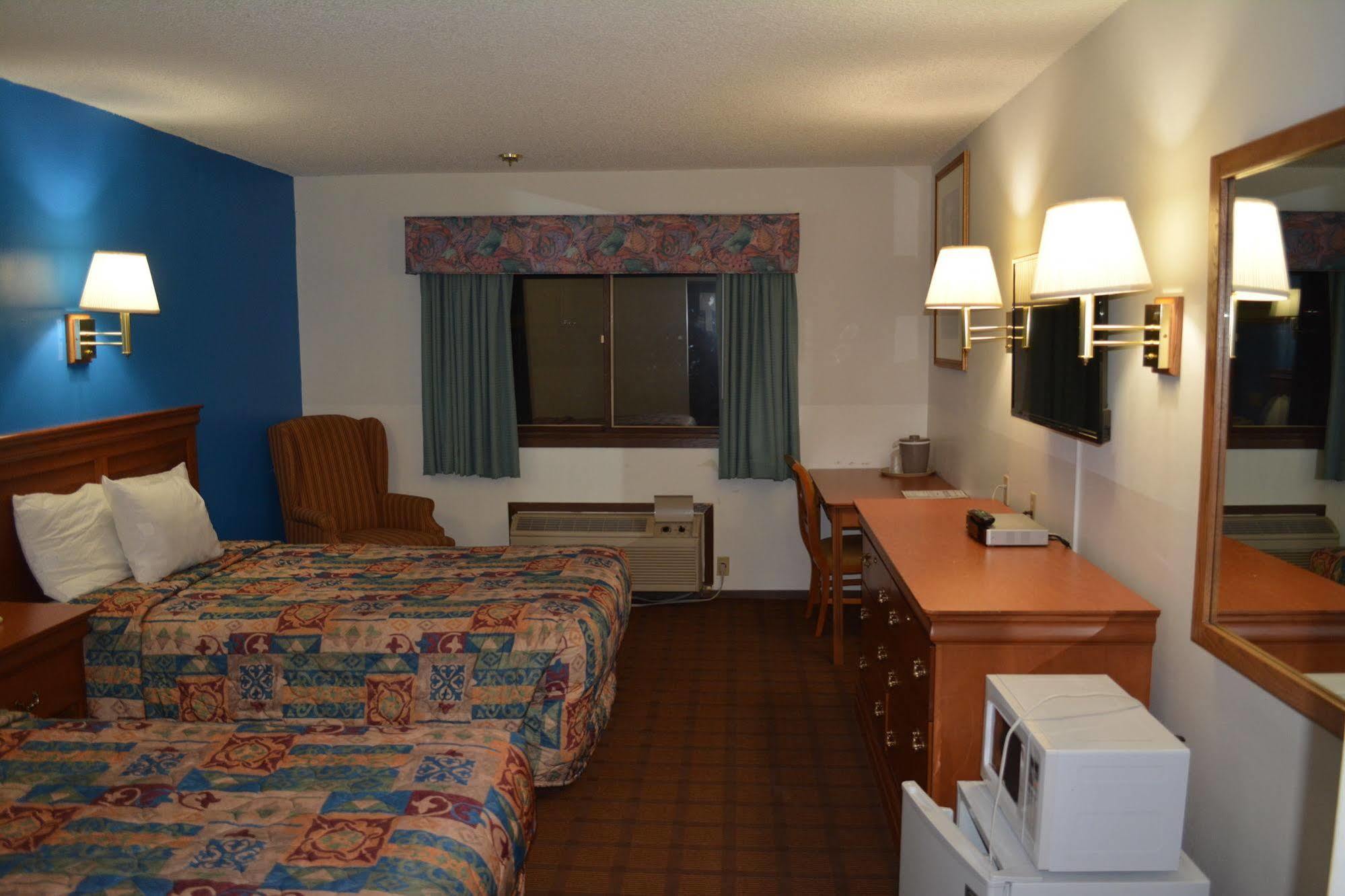 Bloomer Inn & Suites ภายนอก รูปภาพ